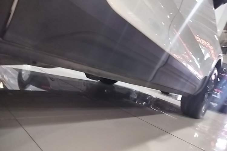 Used Volvo XC40 2022 T4 Four-Wheel Drive Smart & Stylish Edition Right Side Sill