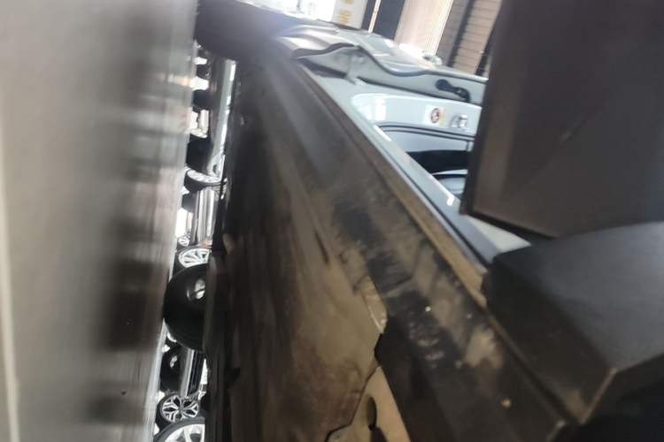 Used Volvo XC40 2022 T4 Four-Wheel Drive Smart & Stylish Edition Right Side Sill