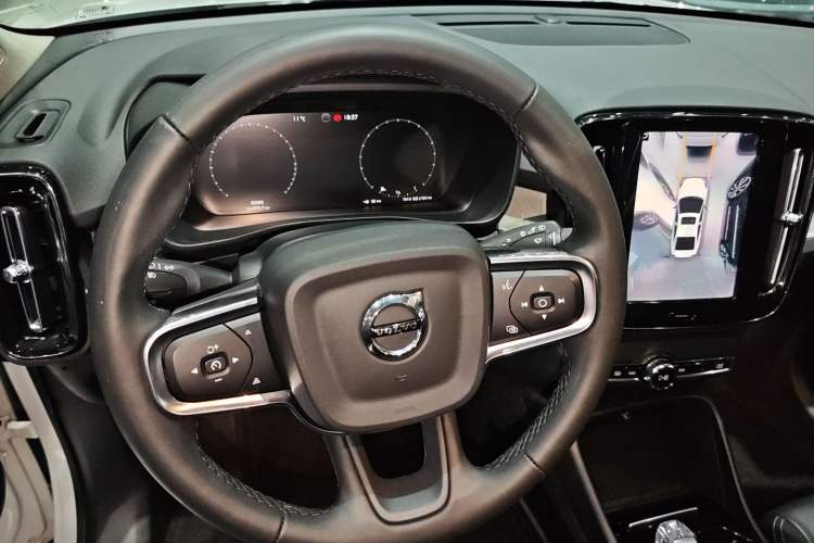 Used Volvo XC40 2022 T4 Four-Wheel Drive Smart & Luxurious Edition Steering Wheel
