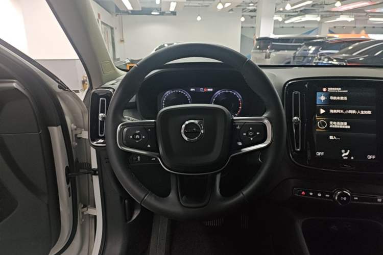 Used Volvo XC40 2022 T4 Four-Wheel Drive Smart & Stylish Edition Steering Wheel