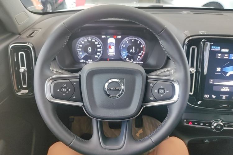 Used Volvo XC40 2022 T4 Four-Wheel Drive Smart & Luxurious Edition Steering Wheel
