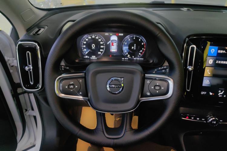 Used Volvo XC40 2022 T4 Four-Wheel Drive Smart & Luxurious Edition Steering Wheel