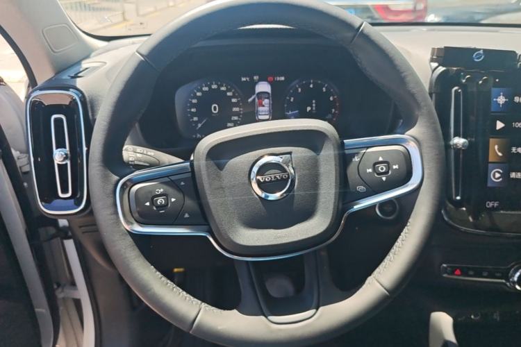 Used Volvo XC40 2022 T4 Four-Wheel Drive Smart & Stylish Edition Steering Wheel