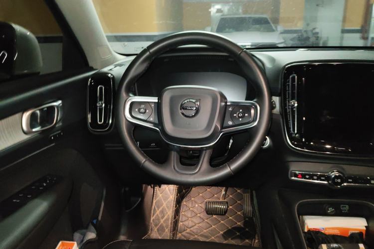 Used Volvo XC40 2022 T4 Four-Wheel Drive Smart & Luxurious Edition Steering Wheel