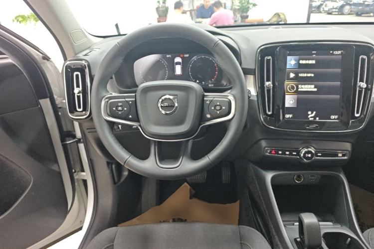 Used Volvo XC40 2022 T4 Four-Wheel Drive Smart & Stylish Edition Steering Wheel