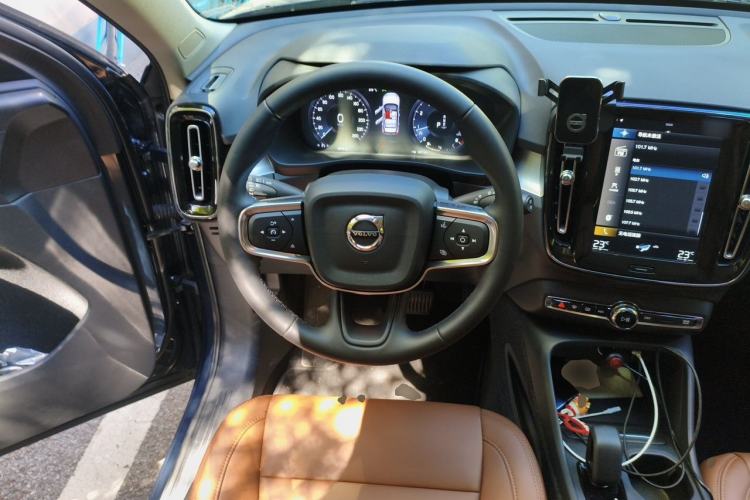 Used Volvo XC40 2022 T4 Four-Wheel Drive Smart & Stylish Edition Steering Wheel