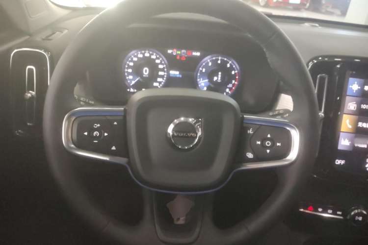 Used Volvo XC40 2022 T4 Four-Wheel Drive Smart & Stylish Edition Steering Wheel