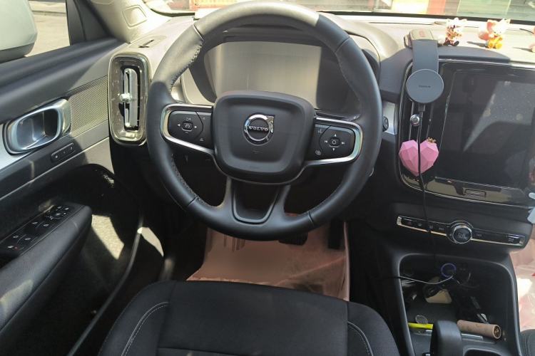 Used Volvo XC40 2022 T4 Four-Wheel Drive Smart & Stylish Edition Steering Wheel