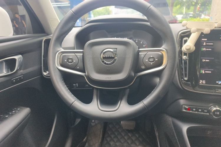 Used Volvo XC40 2022 T4 Four-Wheel Drive Smart & Stylish Edition Steering Wheel