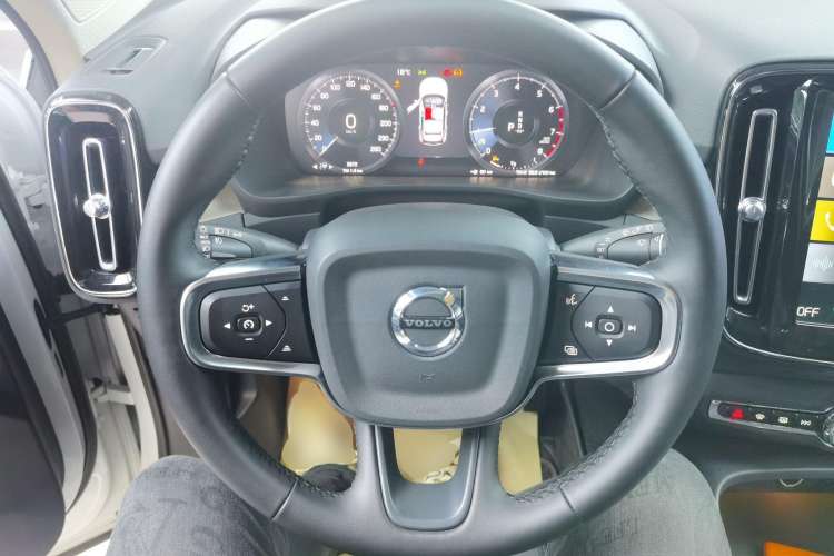 Used Volvo XC40 2022 T4 Four-Wheel Drive Smart & Luxurious Edition Steering Wheel