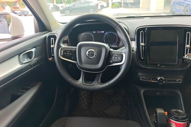 Used Volvo XC40 2022 T4 Four-Wheel Drive Smart & Stylish Edition Steering Wheel