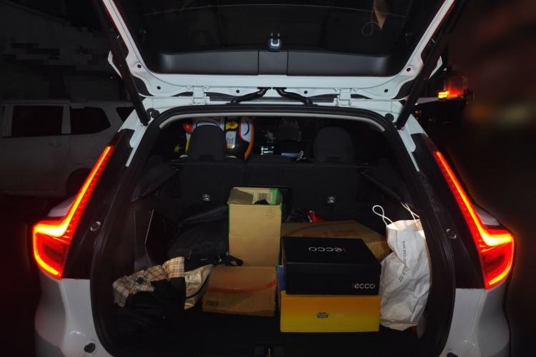 Used Volvo XC40 2022 T4 Four-Wheel Drive Smart & Stylish Edition Trunk