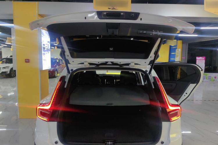 Used Volvo XC40 2022 T4 Four-Wheel Drive Smart & Luxurious Edition Trunk