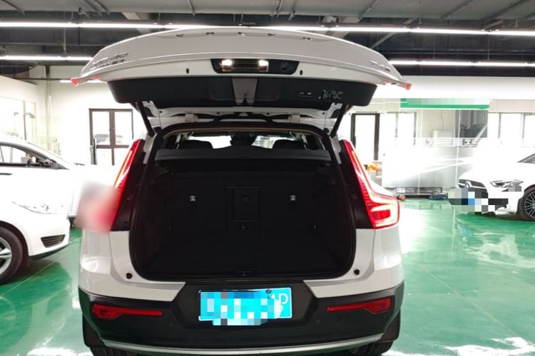 Used Volvo XC40 2022 T4 Four-Wheel Drive Smart & Luxurious Edition Trunk