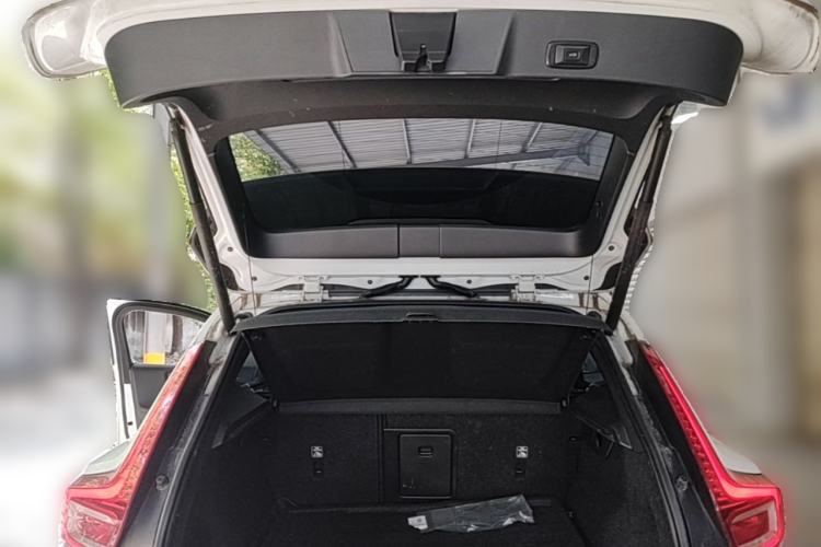 Used Volvo XC40 2022 T4 Four-Wheel Drive Smart & Stylish Edition Trunk