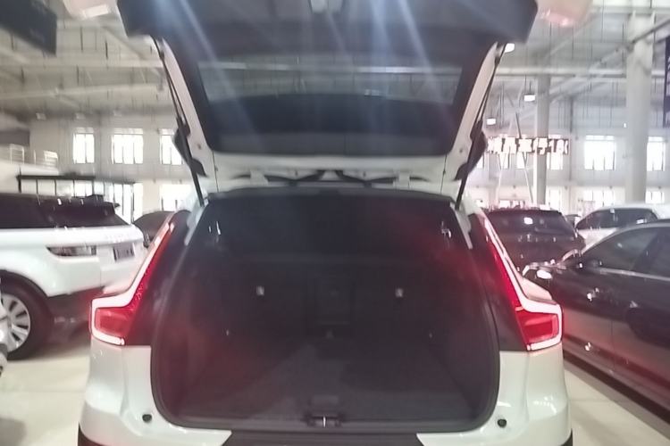 Used Volvo XC40 2022 T4 Four-Wheel Drive Smart & Stylish Edition Trunk