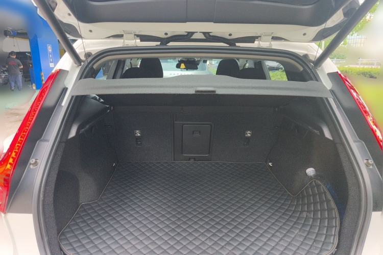 Used Volvo XC40 2022 T4 Four-Wheel Drive Smart & Stylish Edition Trunk