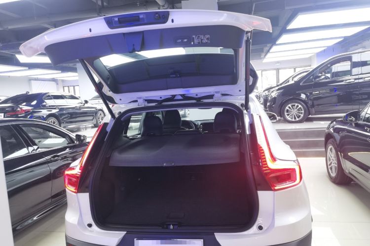Used Volvo XC40 2022 T4 Four-Wheel Drive Smart & Luxurious Edition Trunk