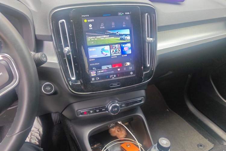 Used Volvo XC40 2023 B3 Smart & Stylish Edition Audio And AC Panel