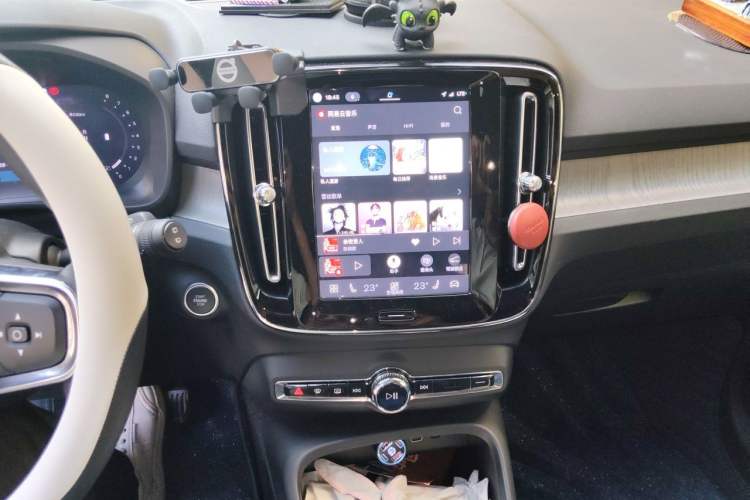Used Volvo XC40 2023 B3 Zhiyuan Luxury Edition Audio And AC Panel