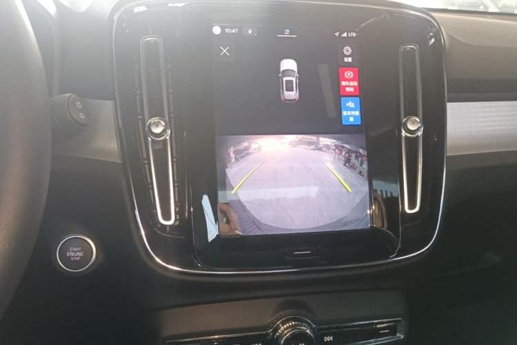 Used Volvo XC40 2023 B3 Smart & Stylish Edition Audio And AC Panel