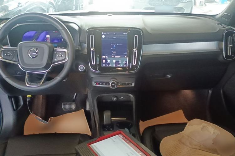 Used Volvo XC40 2023 B3 Smart & Stylish Edition Center Console