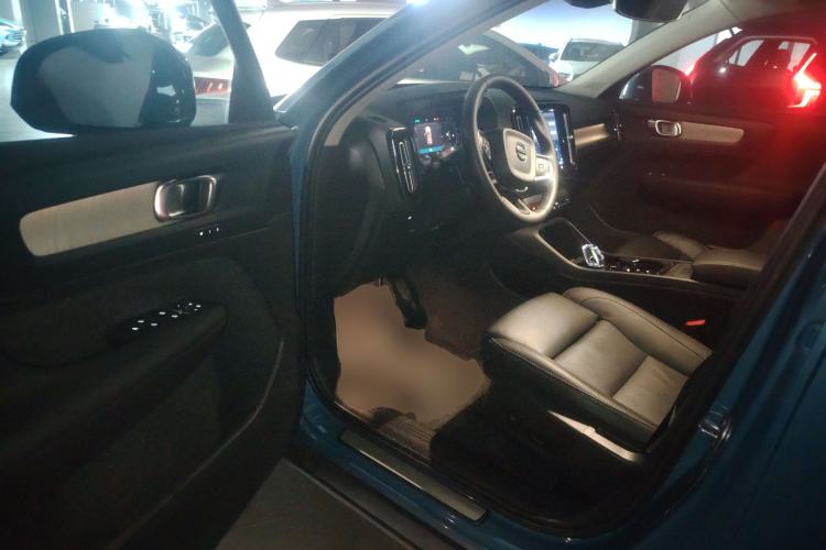 Used Volvo XC40 2023 B4 4x4 Smart Luxury Edition Driver Seat