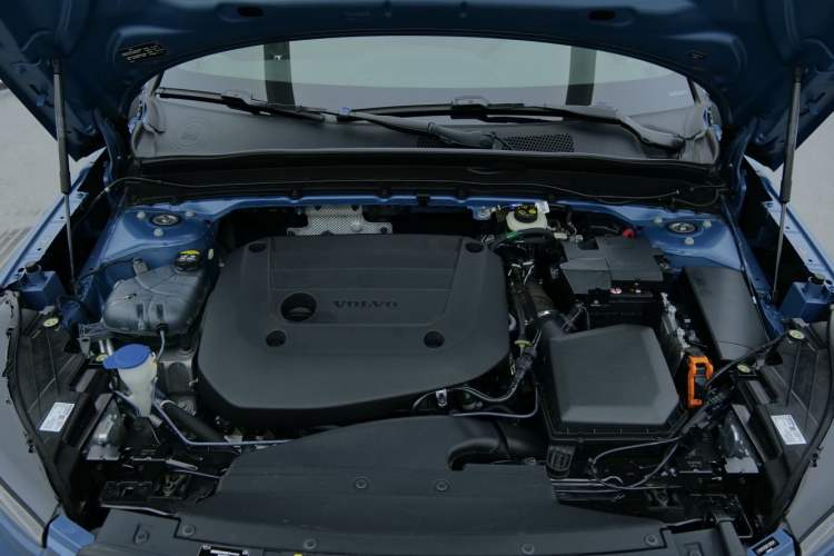 Used Volvo XC40 2023 B3 Smart & Stylish Edition Engine Bay
