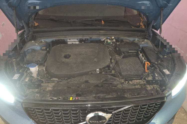 Used Volvo XC40 2023 B4 4x4 Smart & Advanced Sport Edition Engine Bay