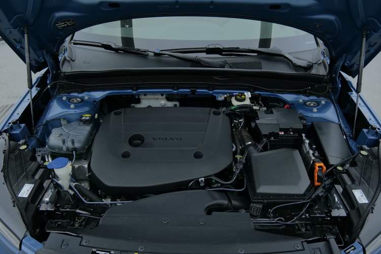 Used Volvo XC40 2023 B3 Smart & Stylish Edition Engine Bay