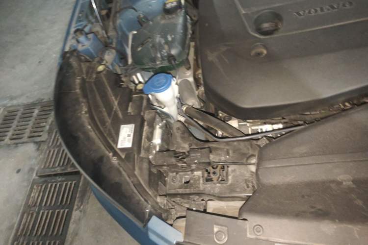 Used Volvo XC40 2023 B3 Smart & Stylish Edition Engine Bay Right
