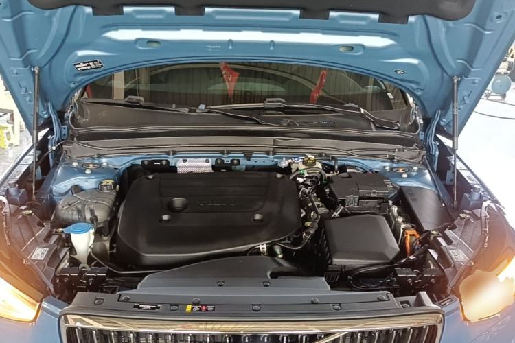 Used Volvo XC40 2023 B3 Smart & Stylish Edition Engine Bay