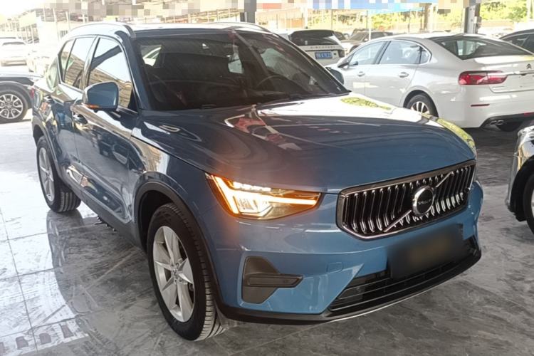 Used Volvo XC40 2023 B3 Smart & Stylish Edition Front Right 45 Deg