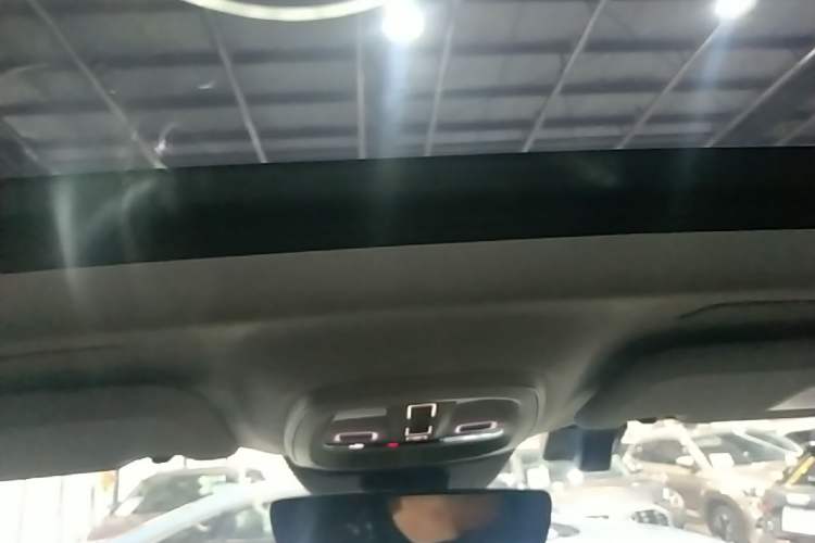 Used Volvo XC40 2023 B4 4x4 Smart Luxury Edition Headliner