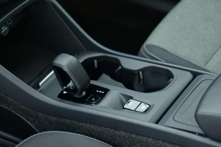 Used Volvo XC40 2023 B3 Smart & Stylish Edition Interior 10