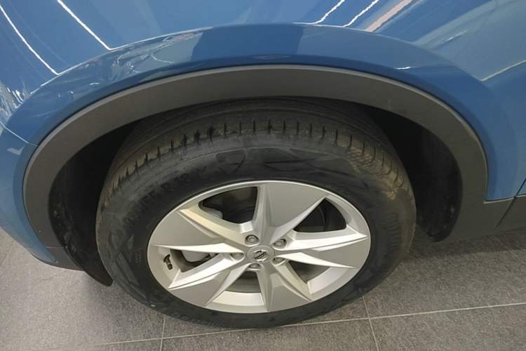 Used Volvo XC40 2023 B3 Smart & Stylish Edition Left Front Wheel Hub