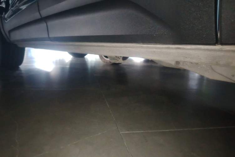 Used Volvo XC40 2023 B4 4x4 Smart Luxury Edition Left Side Sill