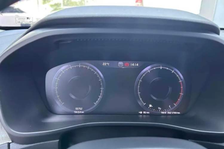 Used Volvo XC40 2023 B3 Zhiyuan Luxury Edition Odometer Close Up