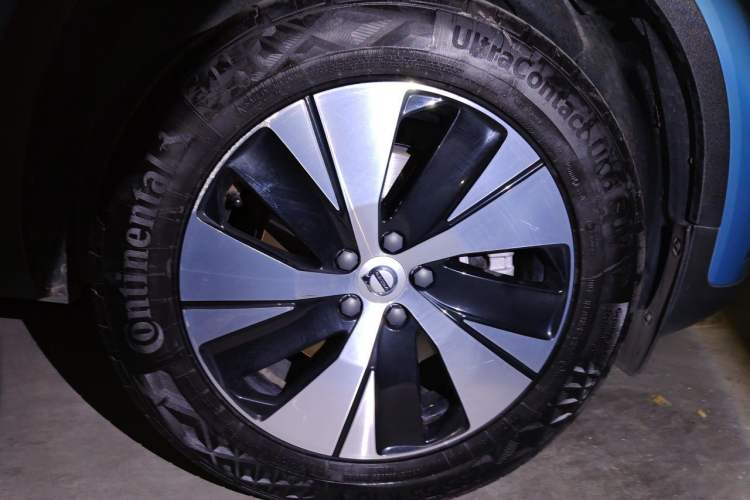 Used Volvo XC40 2023 B3 Zhiyuan Luxury Edition Right Front Wheel Hub