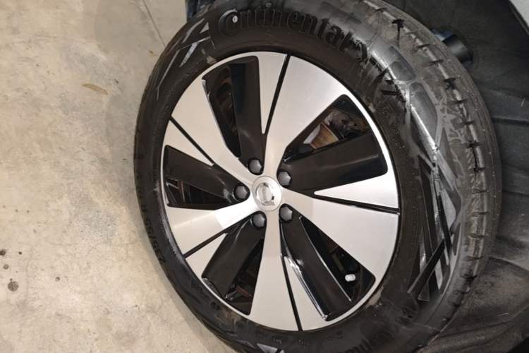 Used Volvo XC40 2023 B3 Zhiyuan Luxury Edition Right Rear Wheel Hub