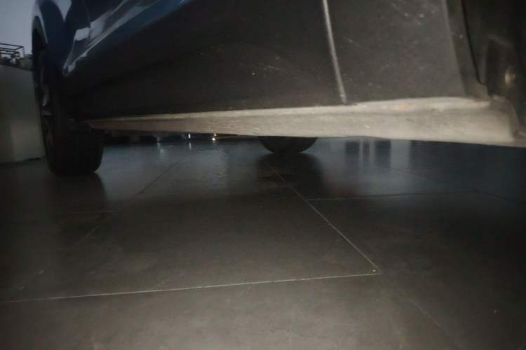 Used Volvo XC40 2023 B4 4x4 Smart Luxury Edition Right Side Sill