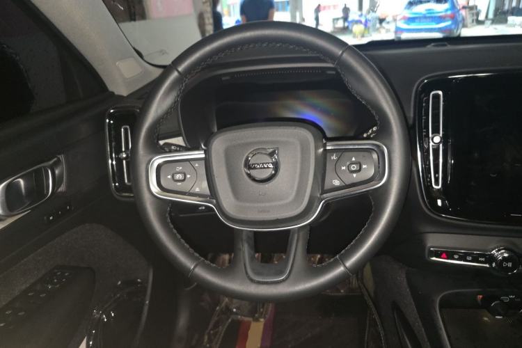 Used Volvo XC40 2023 B4 4x4 Smart & Advanced Sport Edition Steering Wheel