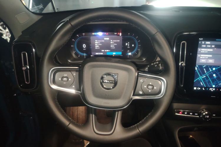 Used Volvo XC40 2023 B4 4x4 Smart Luxury Edition Steering Wheel