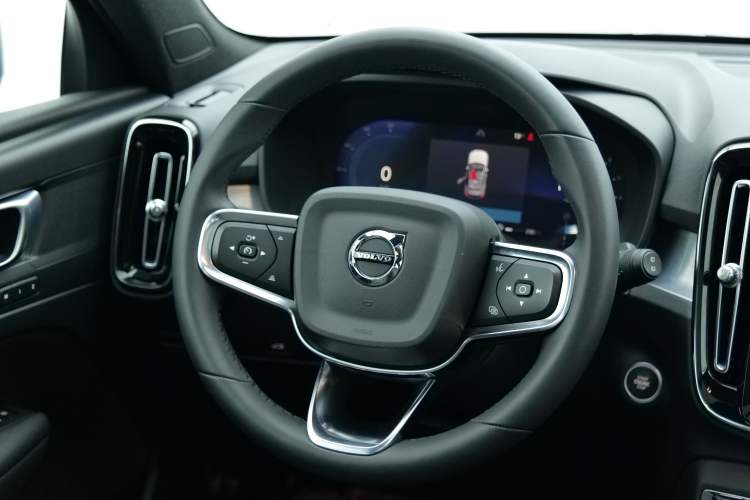 Used Volvo XC40 2023 B3 Smart & Stylish Edition Steering Wheel