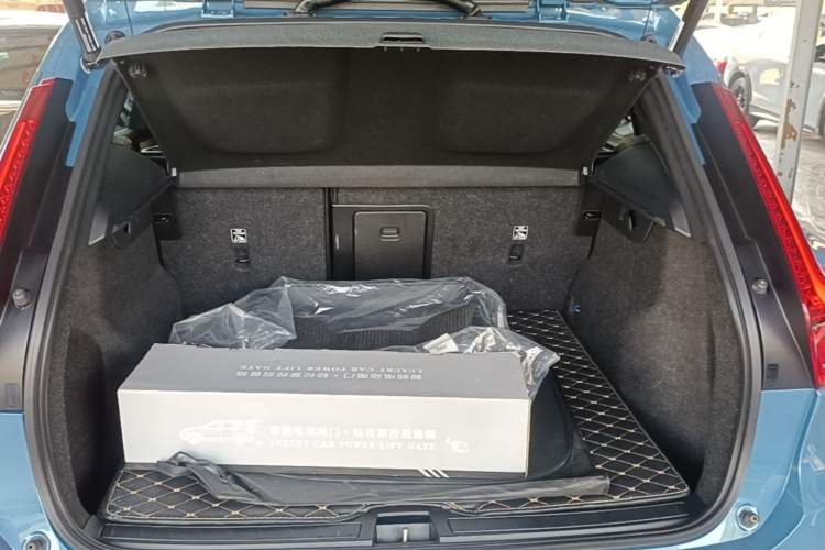 Used Volvo XC40 2023 B3 Smart & Stylish Edition Trunk