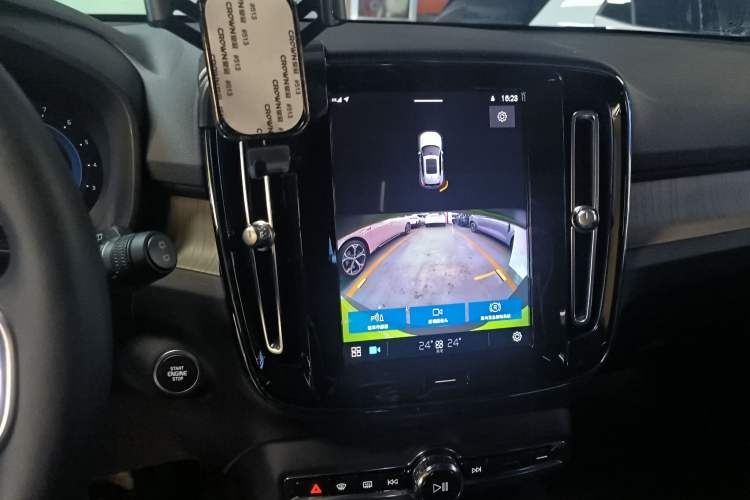 Used Volvo XC40 2023 B3 Zhiyuan Luxury Edition Audio And AC Panel