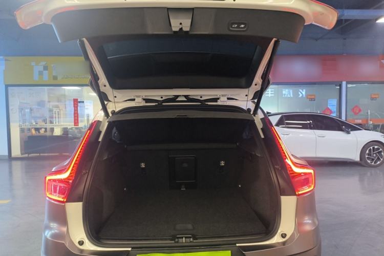 Used Volvo XC40 2023 B3 Zhiyuan Luxury Edition Trunk