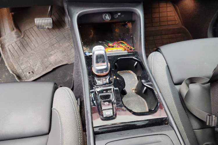 Used Volvo XC40 2023 B3 Zhiyuan Luxury Edition Gear Lever