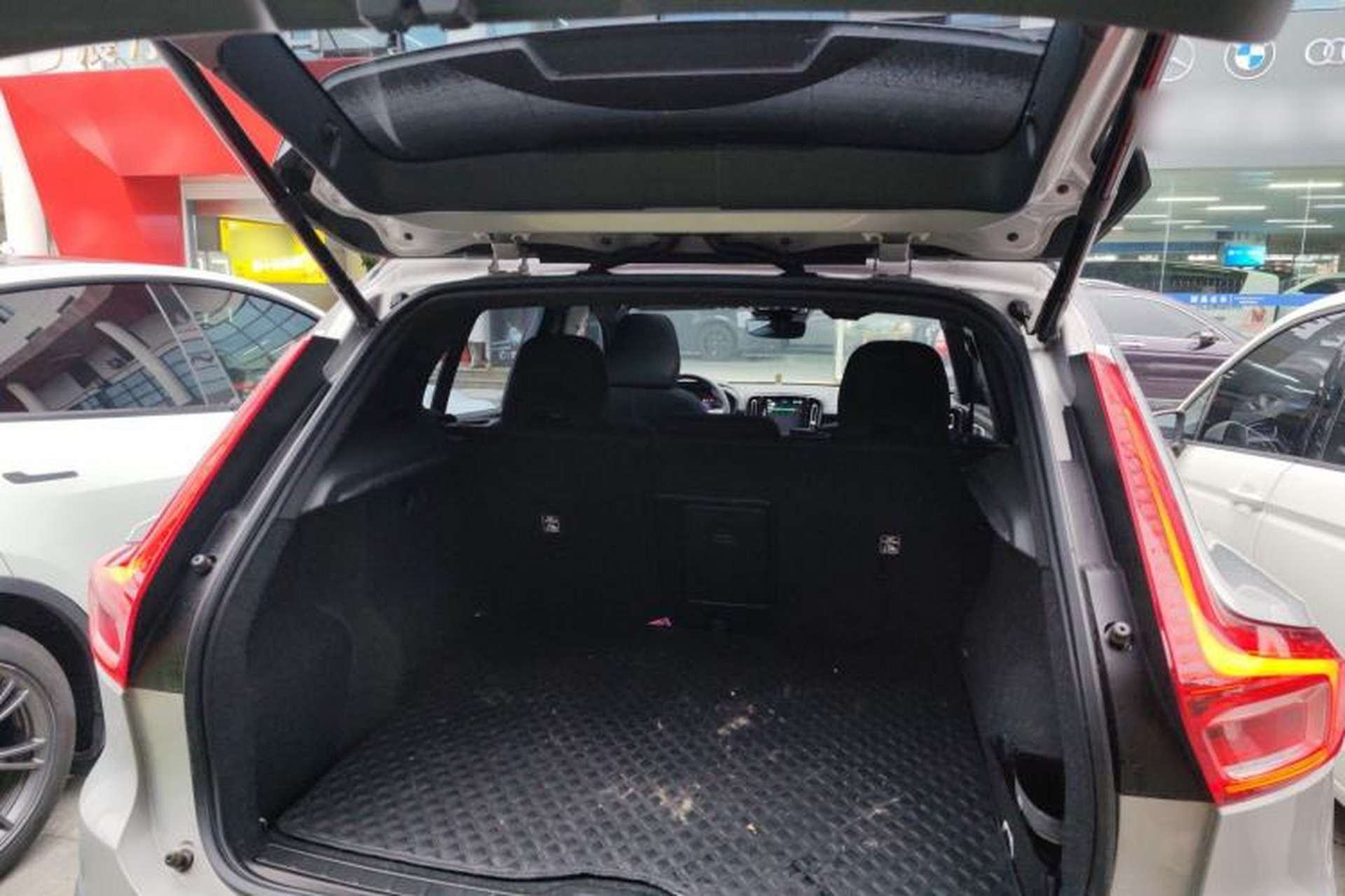 Used Volvo XC40 2023 B3 Zhiyuan Luxury Edition Trunk