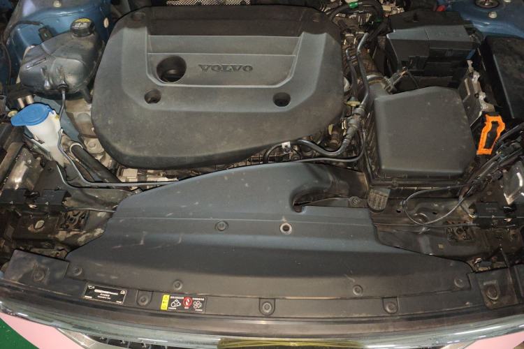Used Volvo XC40 2023 B3 Zhiyuan Luxury Edition Engine Bay